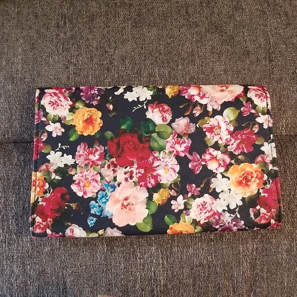 Set of 2 Minicci clutch purses. Black & pink floral - Picture 5 of 14